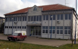 Jaroš, upravna zgrada